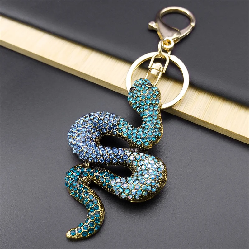 Snake Pendant Key Ring for Women Men Metal Rhinestone Gold Color Bag Charms Car Souvenirs Keychain Jewelry chaveiro K9243S01