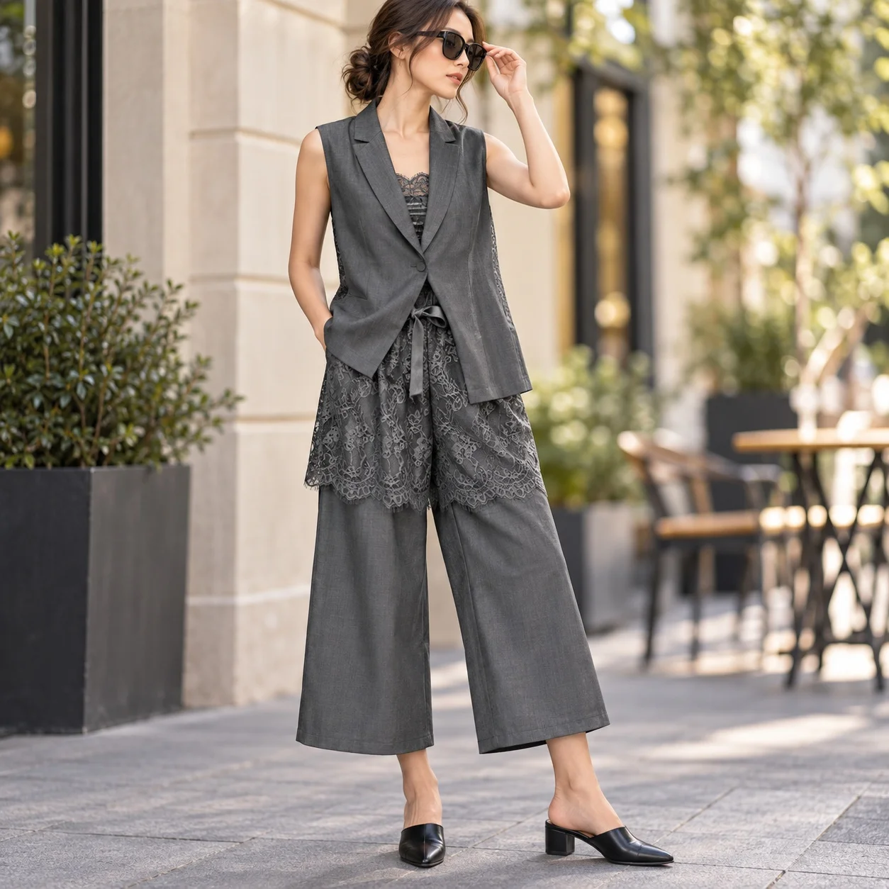 Casual Two Set Loose Fit Sweet Top with V Neck Sleeveless 3D Effect Wrinkle Capri Pants Autumn Private Celebrity Style Set Women