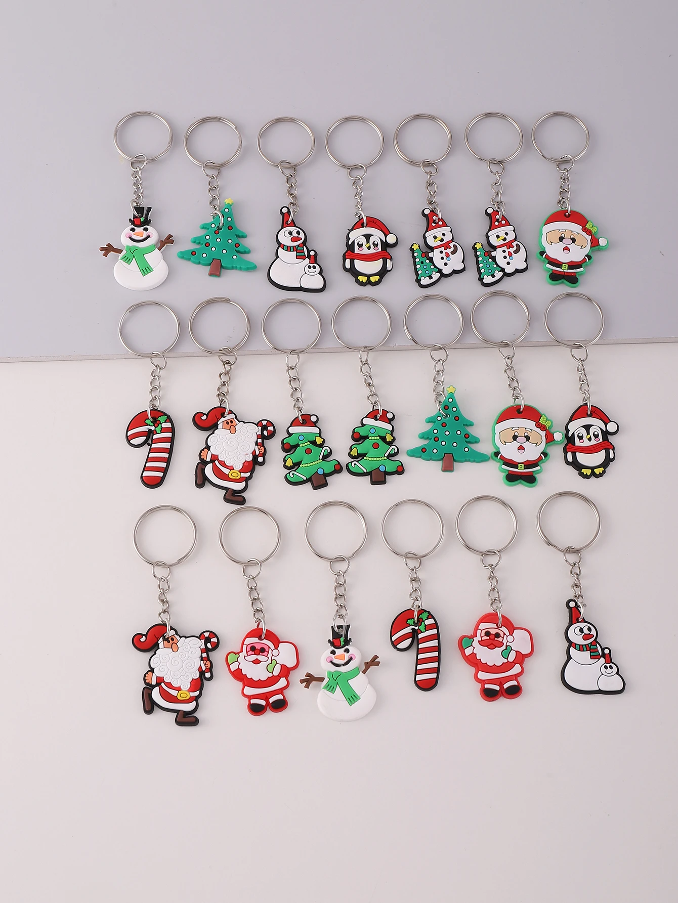 20pcs Christmas Gifts keychain, Wallet Bag Ornament Santa Claus Christmas tree Pendant keyring, mini Cute Classroom Prizes