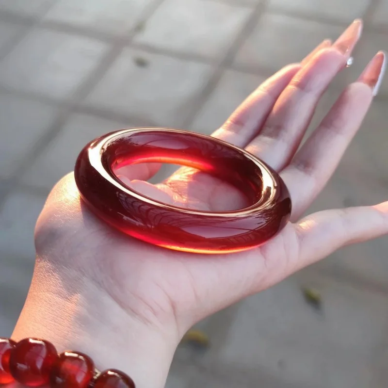 Exquisite jewelry high-quality A-grade red agate chalcedony bracelet white dove blood red temperament fat round bracelet