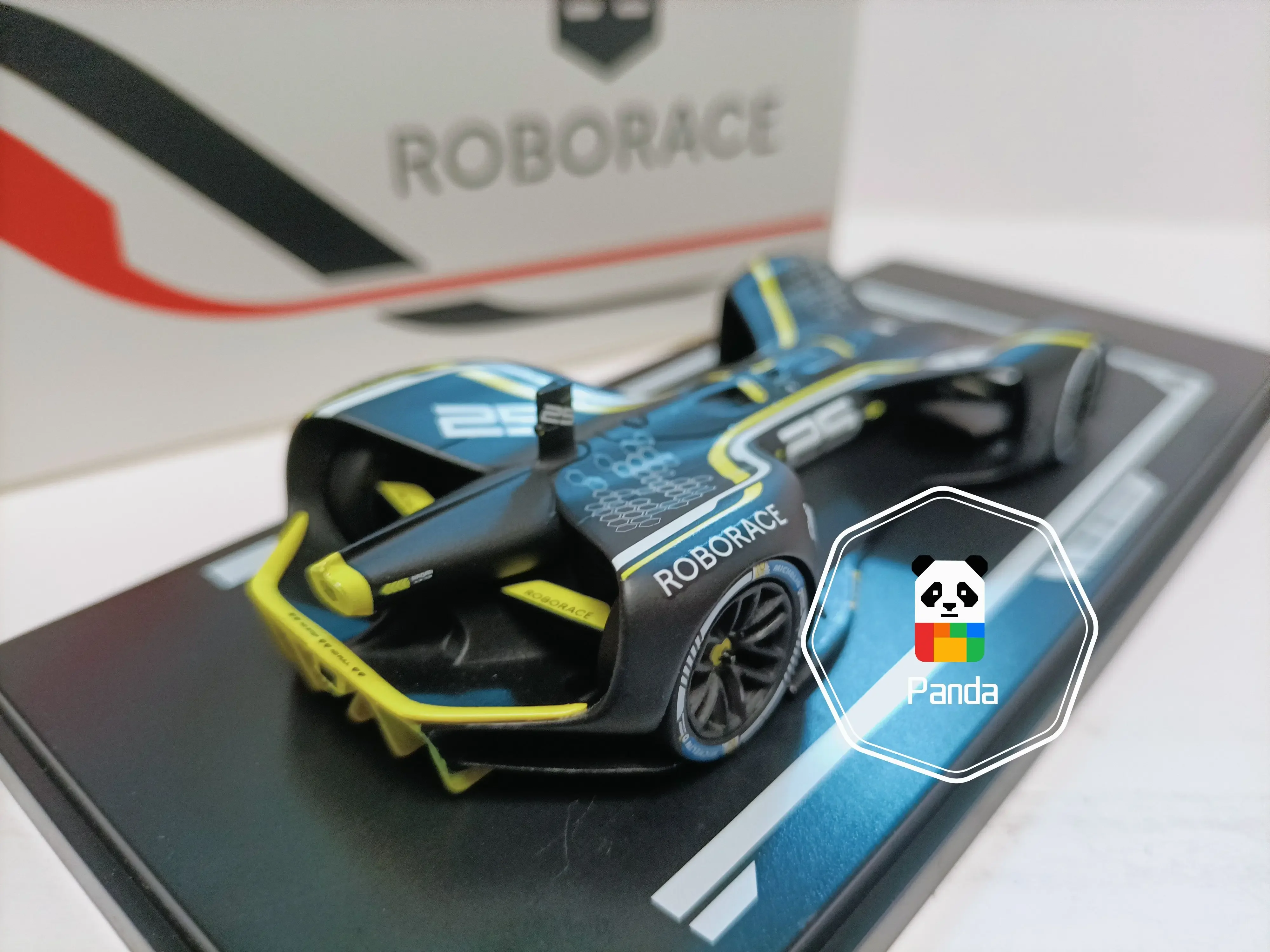 ROBORACE 1/43 Hybrid AI Mechanical Driverless Formula Racing Car Model ROBO #25 Collectible Gift Classic Static Viewing Painted