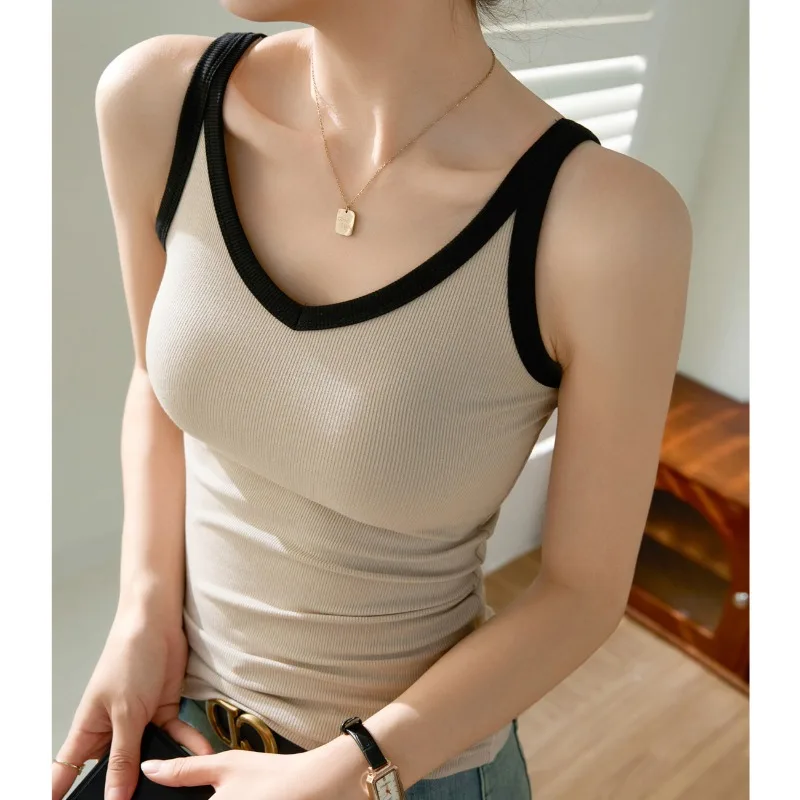 Canotta con scollo a V dal design avanzato per abbigliamento estivo da donna all'aperto, nuova canotta corta a vita alta con blocchi di colore