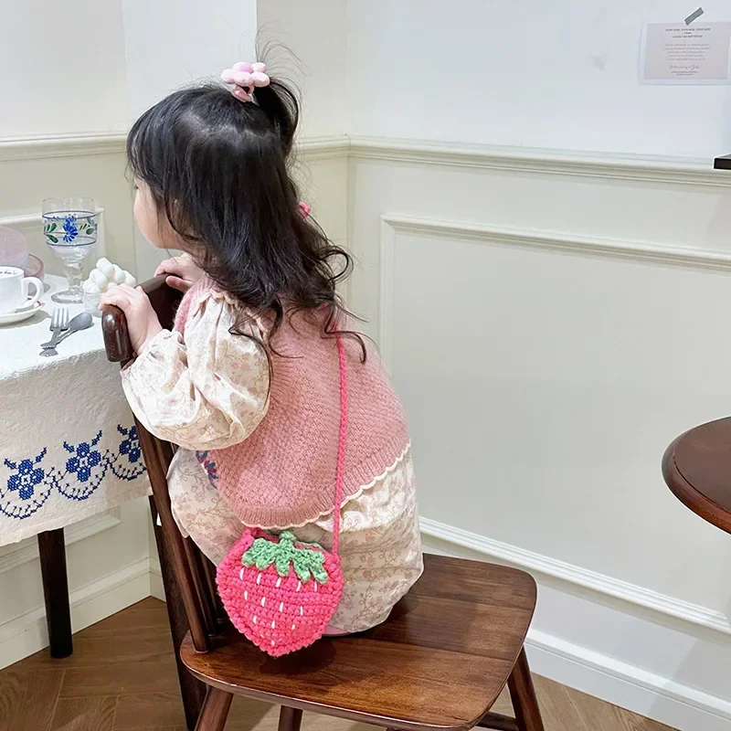 Borse per bambini lavorate a maglia portamonete e borsette in lana Cute Strawberry Crossbody Fashion All-match Princess Small Side Bags for Girls