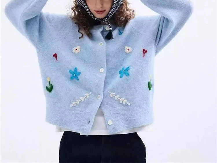 

Sweet Three-dimensional Flower Knitted Cardigan Women's 2025 Autumn New Loose Soft and Sticky Sweater Jacket