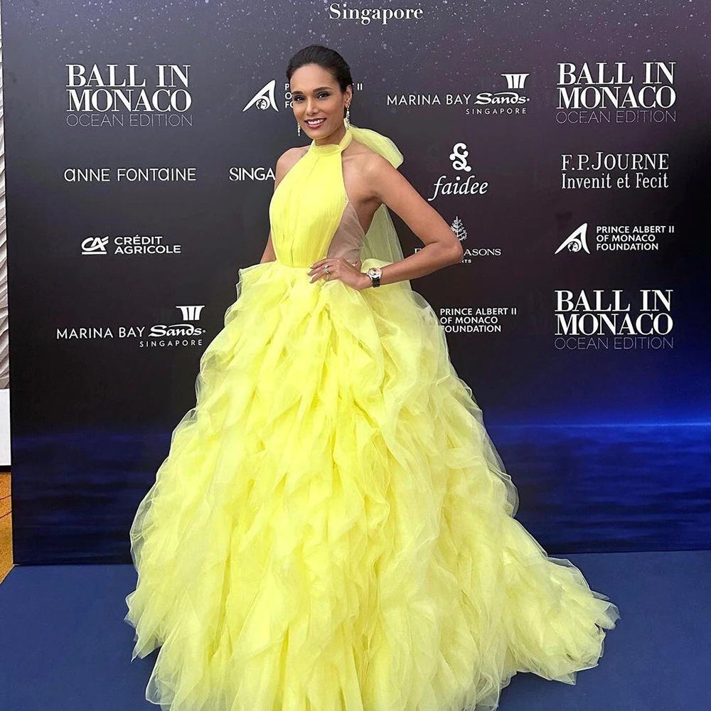 LAIDITYA-vestido de graduación amarillo elegante sin mangas con cuello Halter, vestidos fruncidos escalonados, tren de corte elegante, vestidos de noche de fiesta de línea a