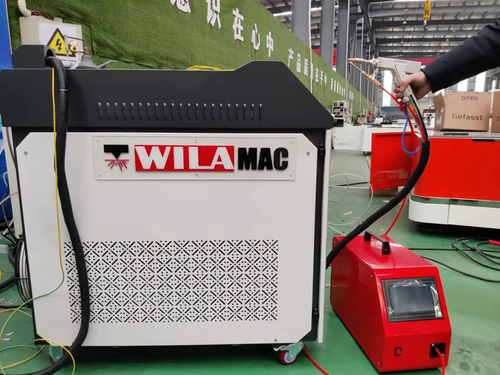 Fiber Laser Welder Handheld Laser Welding Machine  Portable Laser Welder 1000W
