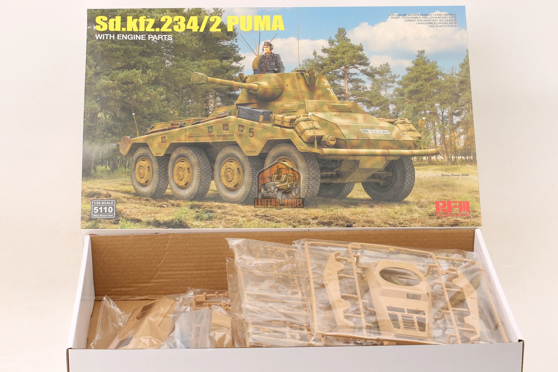 RYEFIELD MODEL  RM-5110 1/35 German Sd.kfz.234/2 Puma With Engine Parts - Scale Model Kit