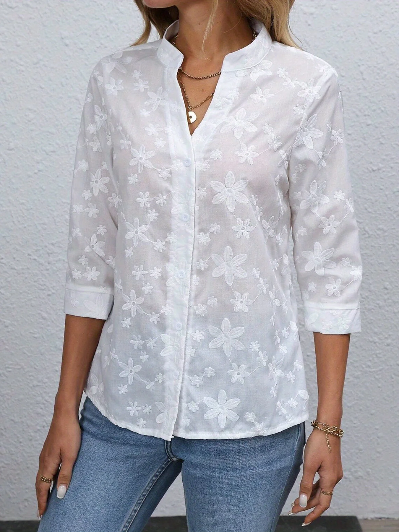 Damen Klassisches Jacquard-Hemd aus 100% Baumwolle mit V-Ausschnitt, Knopfleiste, Halbtransparent, Lässiges Hemd mit 3/4-Ärmeln – Detail 4
