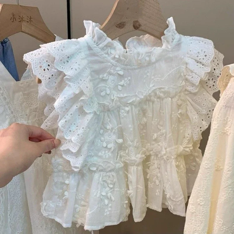 

2025 New Summer Ruffle Edge Fashionable Hollow Embroidery Sweet Beauty Children's Flying Sleeve Top