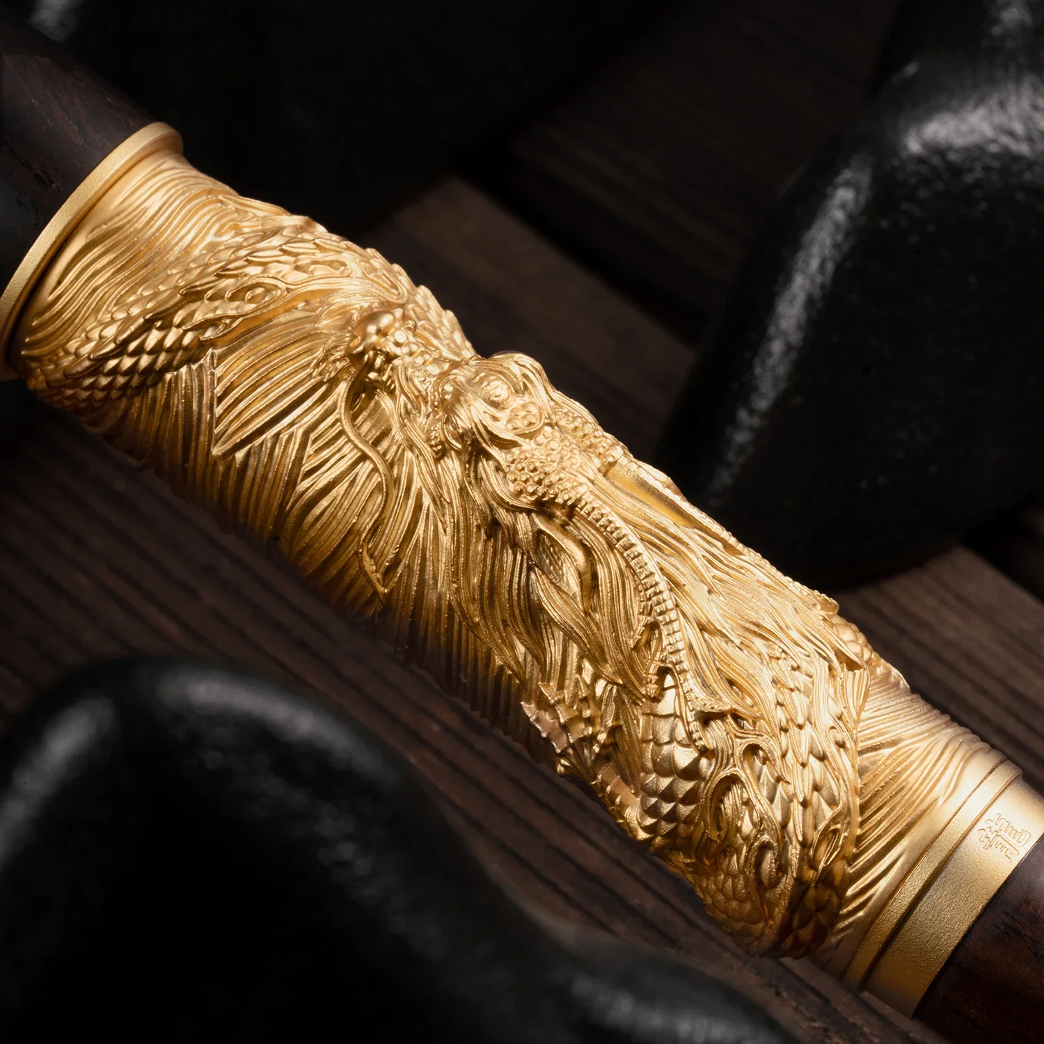 Hongdian N24 Dragon Year Limited Fountain Pen EF/F Nib,  Golden Stereoscopic Carving Writing Gift Pen