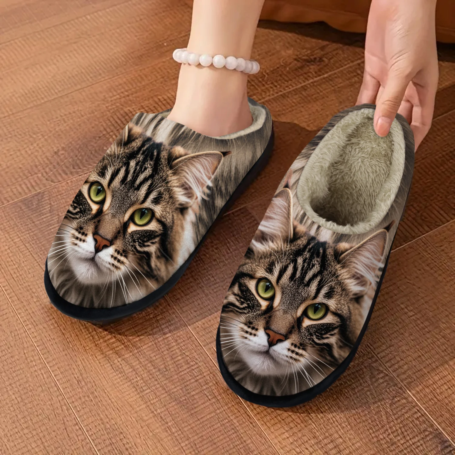 Women's Cat Face Slip-On Slippers - Non-Slip Indoor/Outdoor House Shoes with Plush Fabric & All-Season Grip