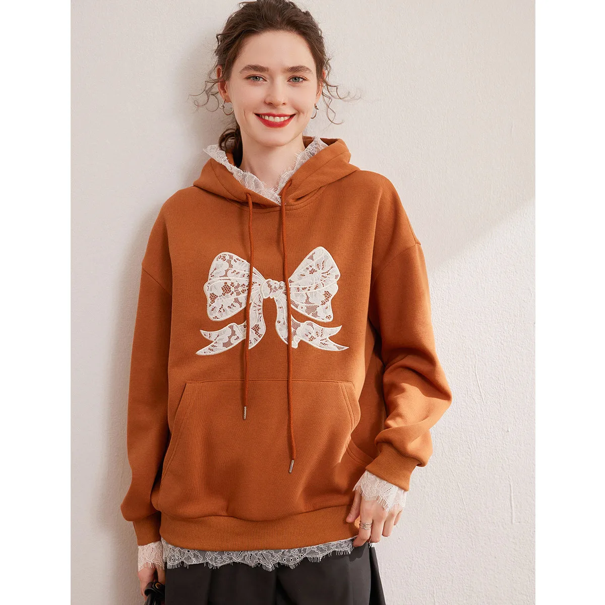 LOUIS YAO 2024 Winter Butterfly Tie Embroidered Hoodie Fashion Hoodie Loose Thick Long Sleeve Women's Hoodie