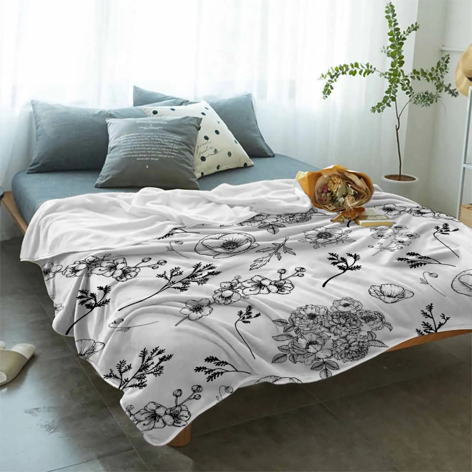 Sketch Flowers Leaves Retro Blankets Portable Soft Throw Blanket for Bed Office Bedspread Home Decor Flannel Blanket