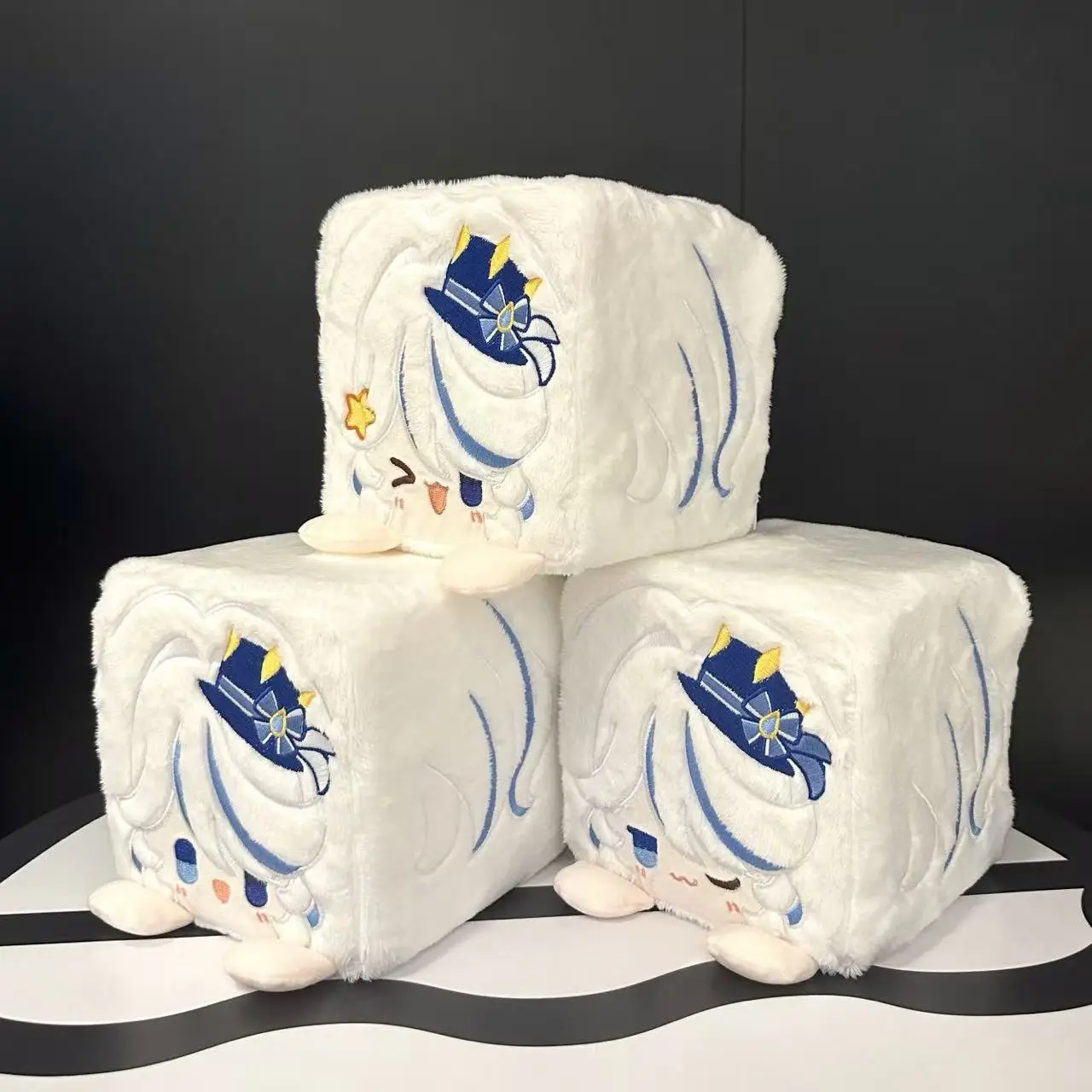 Em estoque: Novo Enfeite de Almofada Fofo Furina - Modelo do Jogo Genshin Impact, Fantasia de Cosplay Furina, Anime, Desenho Animado, Presente de Aniversário e Halloween