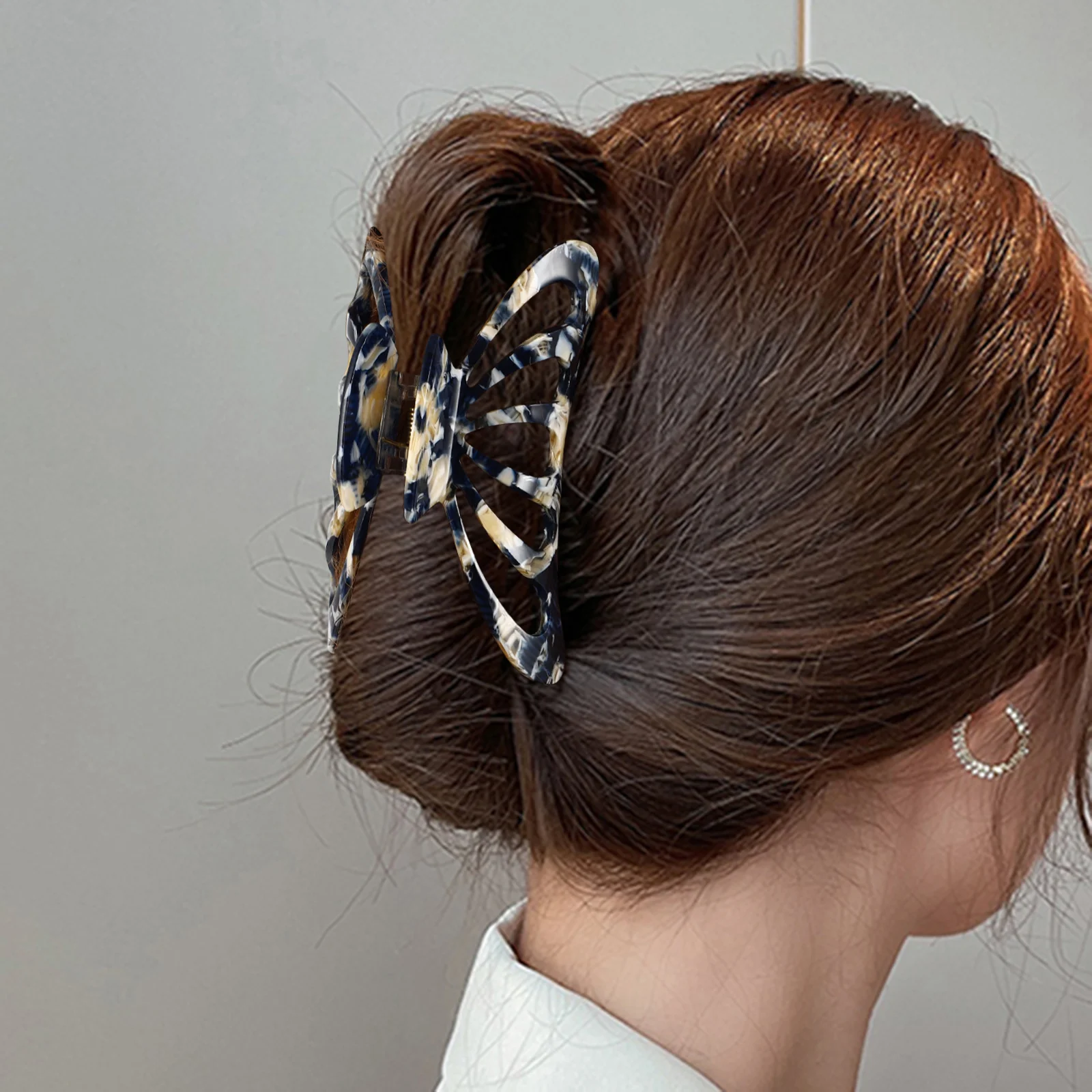 

2Pcs Hair Claw Clips Acrylic Jaw Clamp Simple Comfortable Casual Hairstyles Hair Decor for Women Girls Daily Office