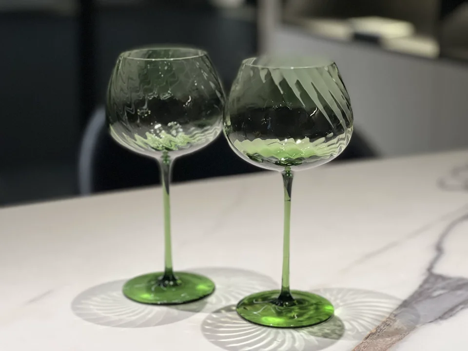 Vintage Green Glass Tall Cups INS Famous Champagne Glass Home High Aesthetic Drinking Glass Restaurant Red Wine Cup