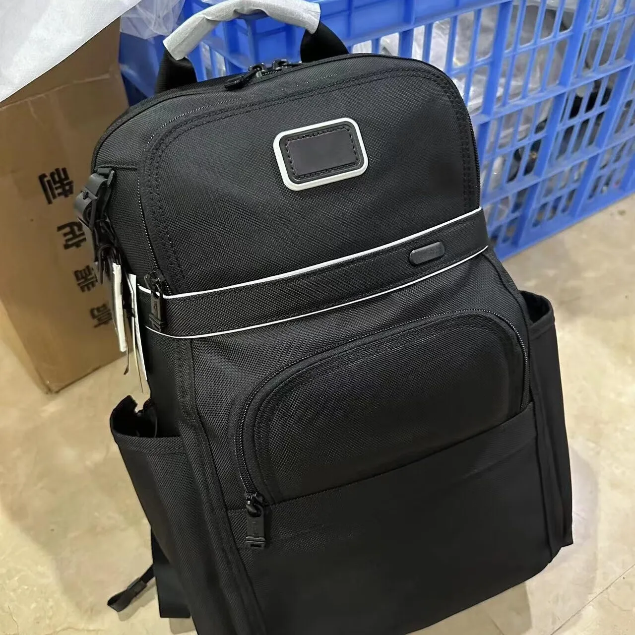 

Men's Business Backpack Large Capacity Commuter Computer Bag High Appearance Simple Lightweight Black 26303207