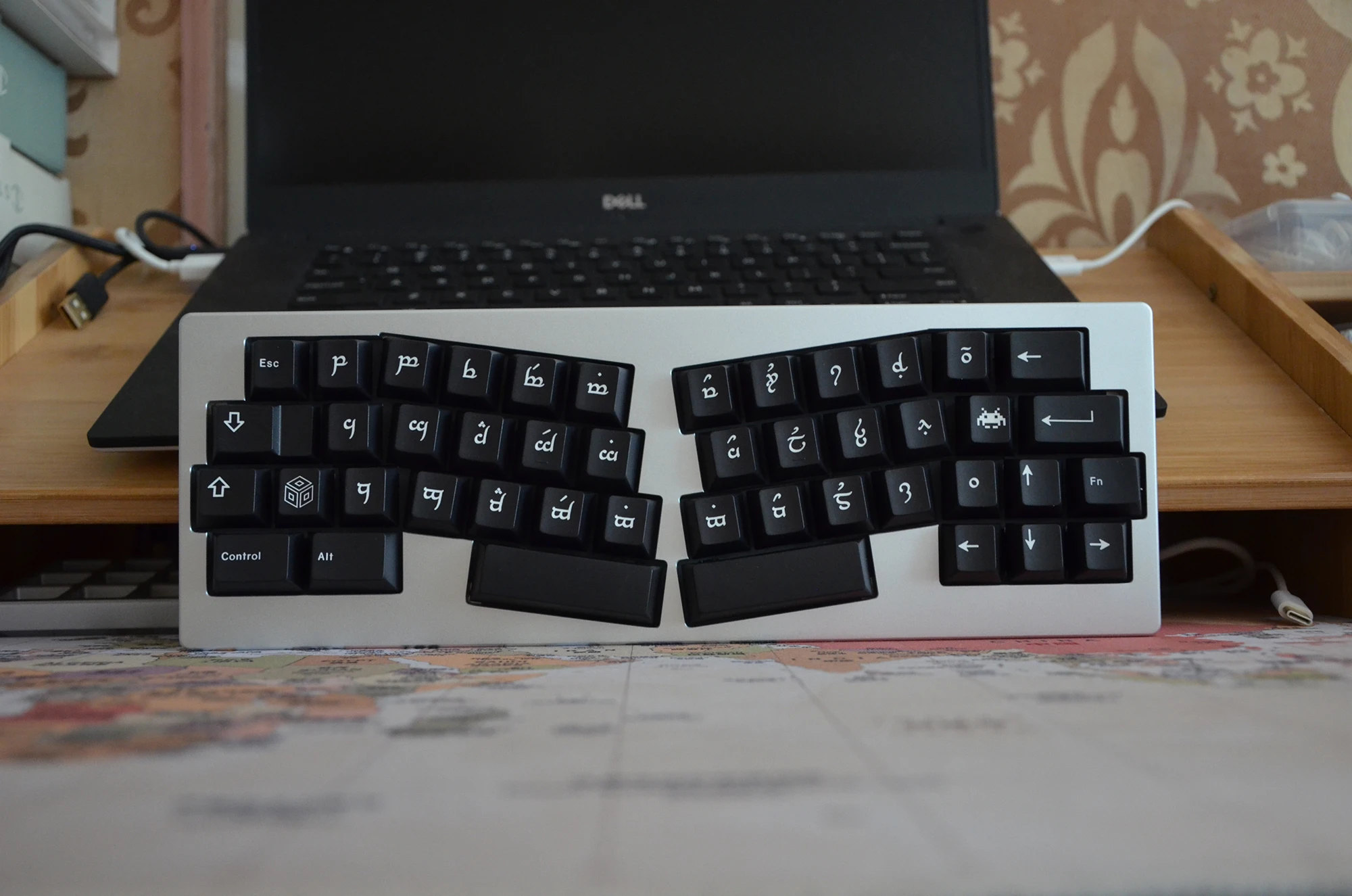 Geekark WOB White On Black DYE SUB PBT Cherry Profile Keycaps Five-Sided Dye-Sub Black Keycaps Kits For Mechanical Keyboard
