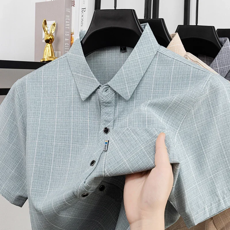 Atmungsaktives, kariertes Kurzarmhemd für Herren, normale Passform, Button-Down-Oberteil für Frühling und Sommer, Herren-Alltagskleidung