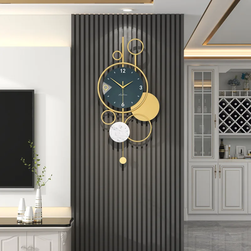 Light luxury clocks for living room with a high-end feel, creative wall clocks, modern and simple, creative hotel wall clocks