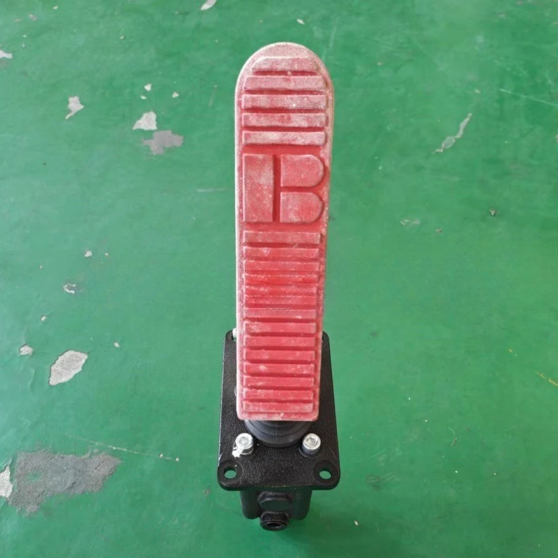 Brake valve Suitable for mine dump truck Mine card accessories Brake valve Brake valve