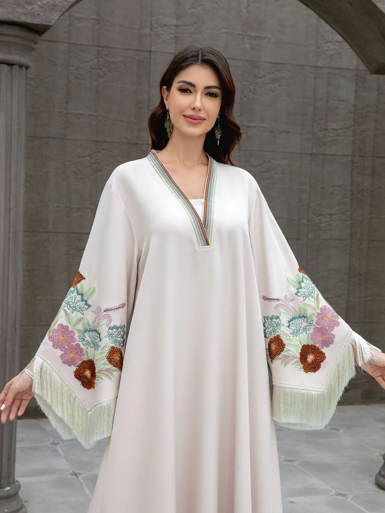 

Elegant V Neck Tassel Abaya Modest Arabian Floral Abaya Long Muslim Jalabiya Abaya Luxury Kaftan Gown Women Plus Size