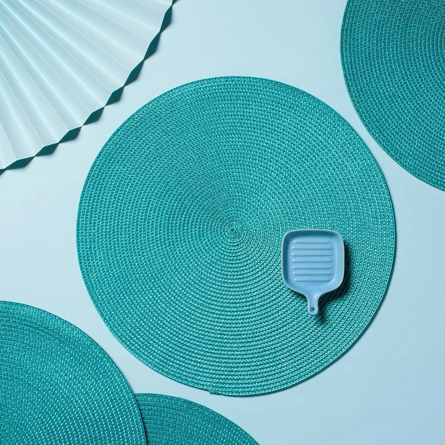 1/4/6/10PCS Gift Place Mats Lake Blue Heat-Resistant and Non-Slip Round Woven Placemats for Dining Table for Outdoor Picnic