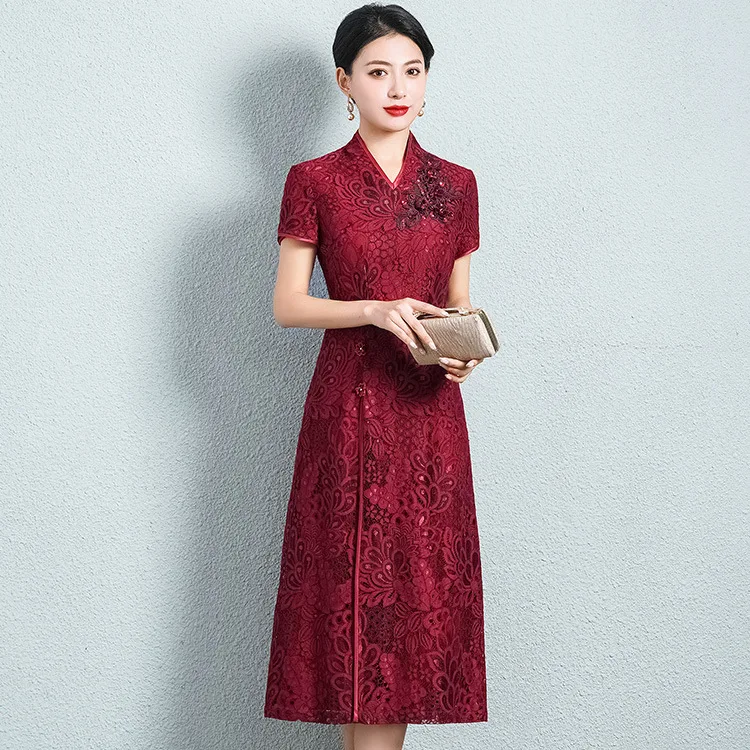 

2023 Traditional Chinese Wedding Mother of The Bride Dress Summer Lace Improved Qipao Aodai China Women Formal Evening Dresses
