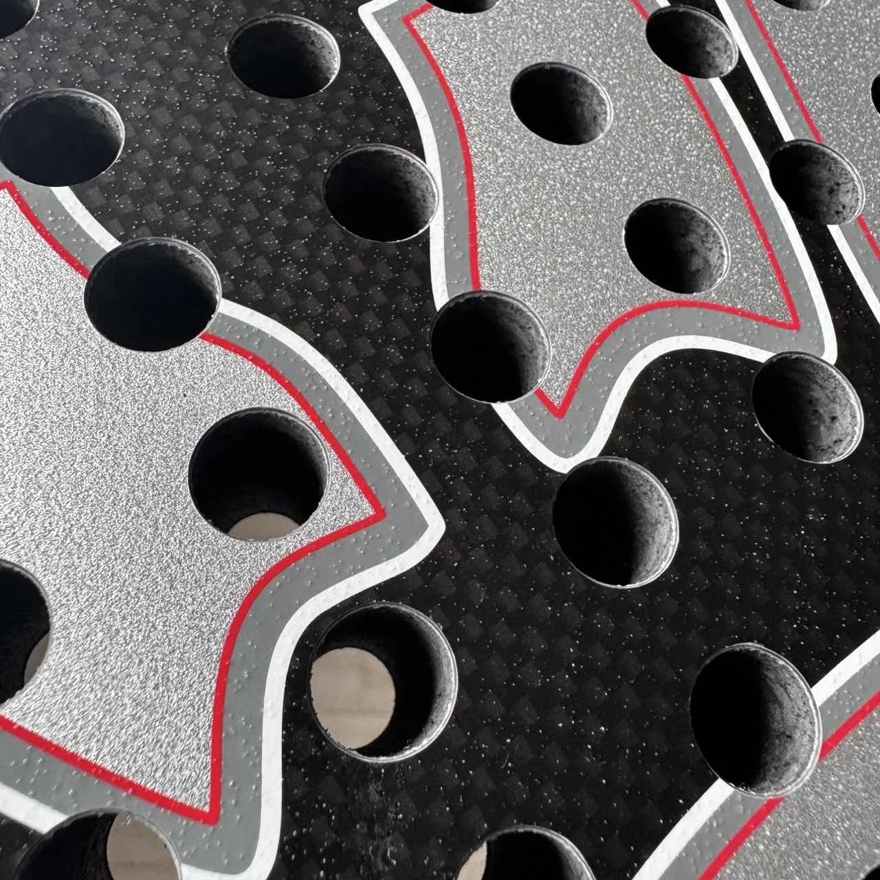 3 Farben Crown Padel-Schläger aus Kohlefaser mit Logo-freier Tragetasche, Crown Hole Design für Erwachsenentraining und Wettkämpfe – Detail 16