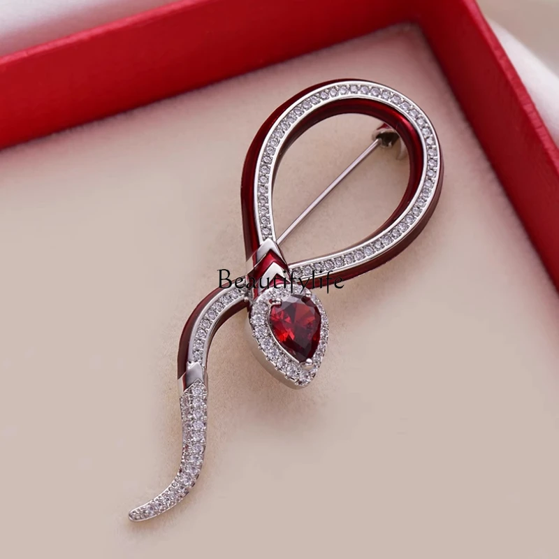 

Red Year of the Snake Brooch High-end exquisite fashion coat suit high-end light luxury accessories