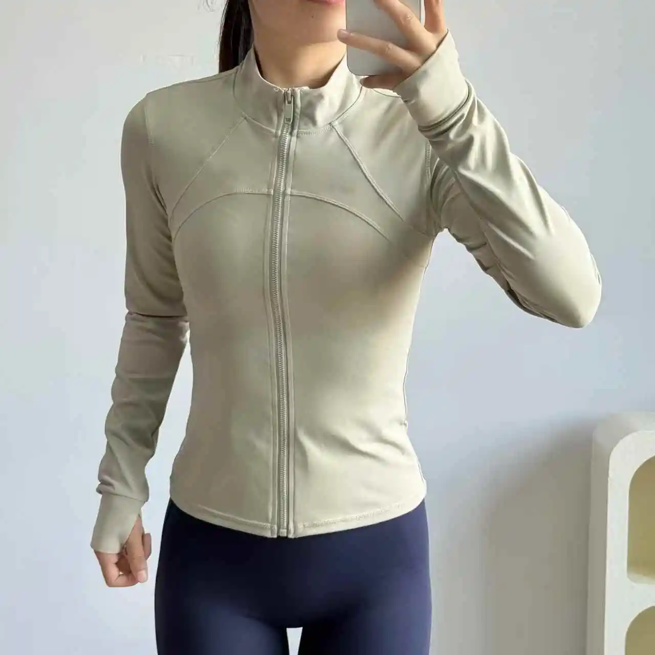 Women's Slim Fit Tennis Jacket Early Autumn Sports Yoga Fitness Top Zippered Stand Collar Running Hiking Slimming