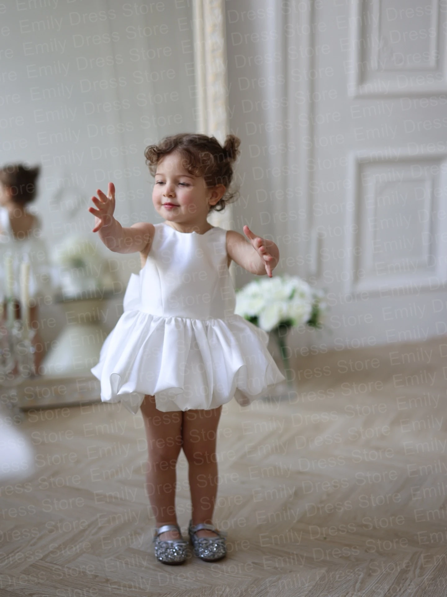 customized-white-flower-girl-dress-for-wedding-puffy-sleeveless-simple-with-bow-baby-kids-birthday-party-first-communion-gown