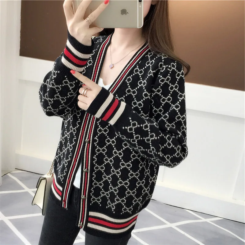 

2024 Spring New Sweater Cardigan Women's Small Shawl Fashion Outfit Korean Version Slim Fit Non Pilling Knitted Jacket Sweater