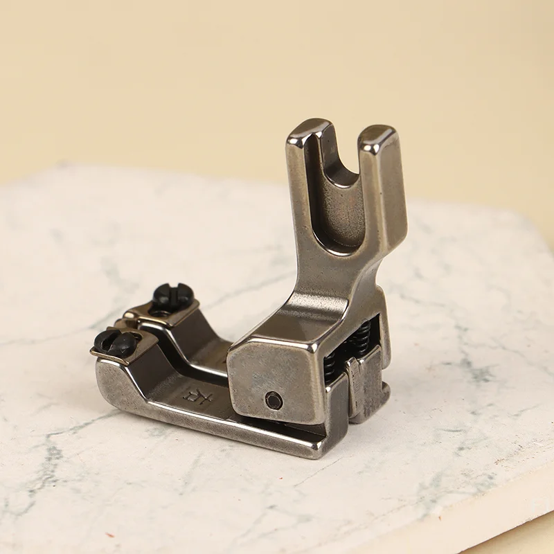 

Регулируемая лево-право смещенная направляющая прижимная лапка с двойной компенсацией для промышленных швейных машин (аксессуары)