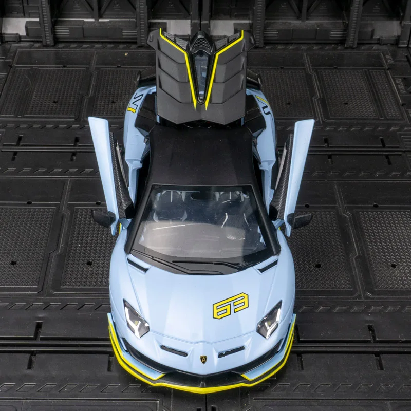Модель автомобиля Lamborghini Aventador SVJ из сплава, масштаб 1:24, с открывающимися дверями и багажником, имитацией звука и освещения.
