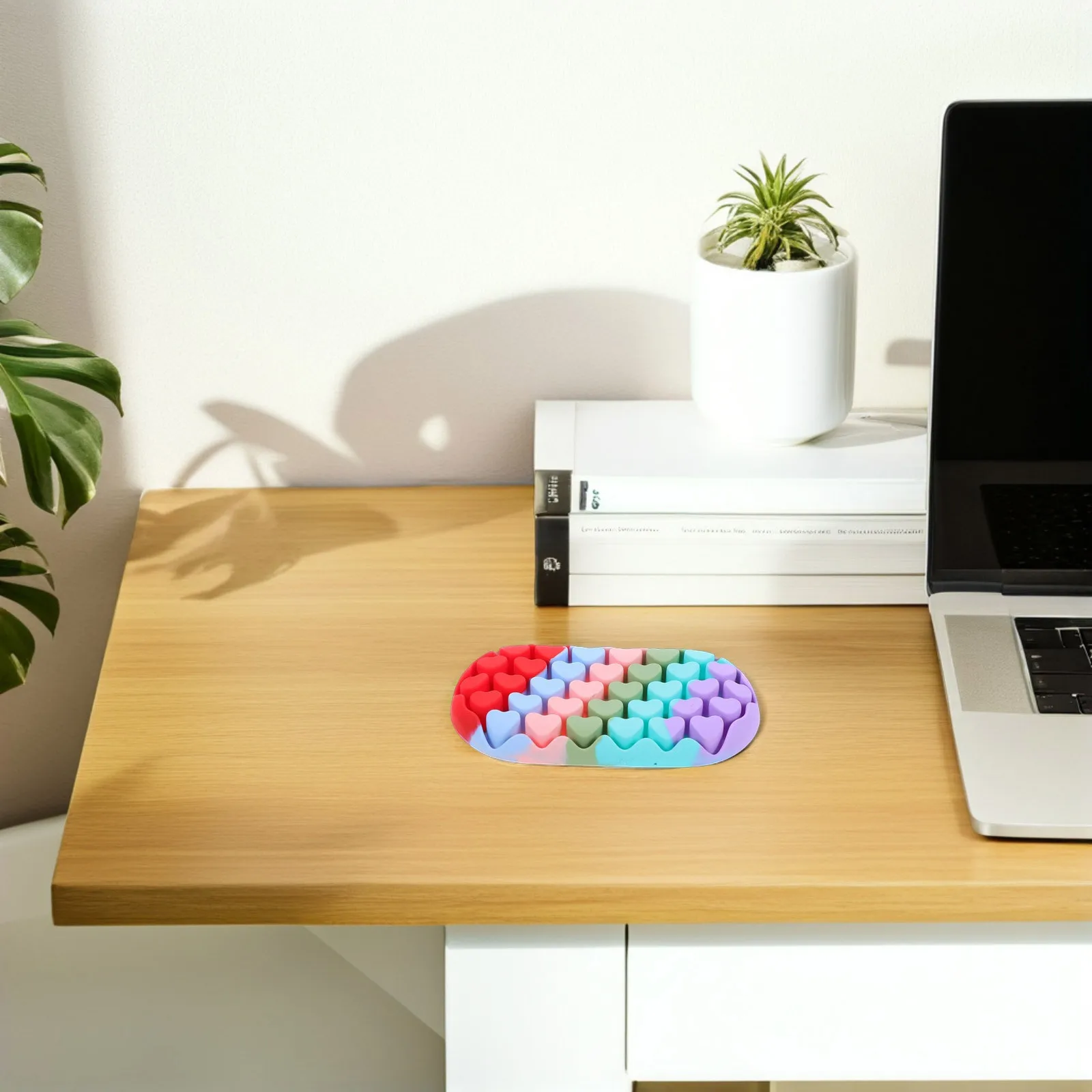 

Silicone Heart-Shaped Wrist Rest Ergonomic Office Wrist Pad Breathable Soft Keyboard Rest Mat Cute Design Desktop Hand Mat