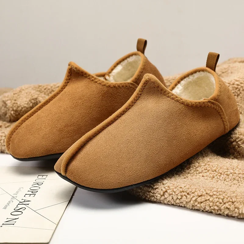 Nieuwe Winter Katoenen Schoenen Mannen Warm Slip Op Lichtgewicht Slippers Vrouwen Pluche Slaapkamer Huis Katoenen Loafers Unisex Winter Warme Schoenen