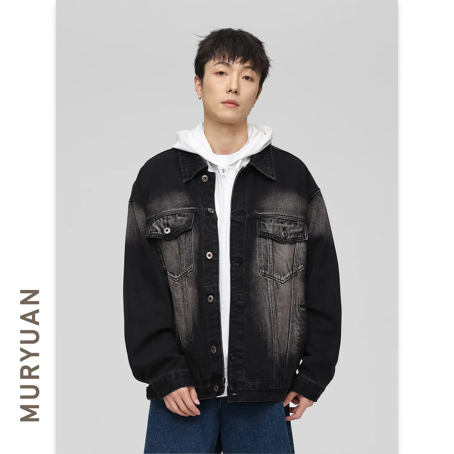 

Мужские черные повседневные модные простые базовые джинсовые куртки с отложным воротником и длинными рукавами и карманами в американском стиле, мужские джинсовые пальто, одежда