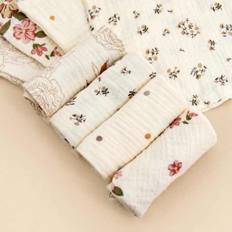 4PCS Nursing Towel Newborns Toddlers Wipe Towel Breathable Cotton Square Towel Washcloths with Pattern Soft Saliva Wipe QX2D