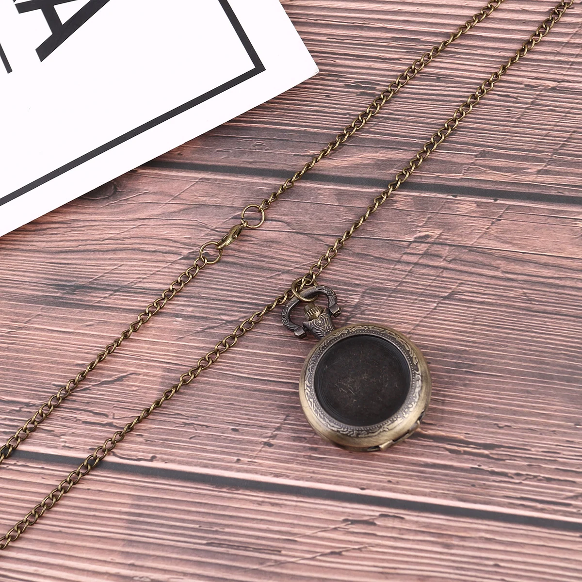 

Brown Vintage Pocket Watch Retro Necklace Pendant Creative Fashion Gift for Family Friends Accurate Time Pocket Watch