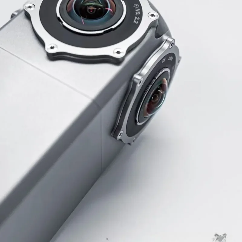 Caméra en direct, caméra extérieure à trois épreuves