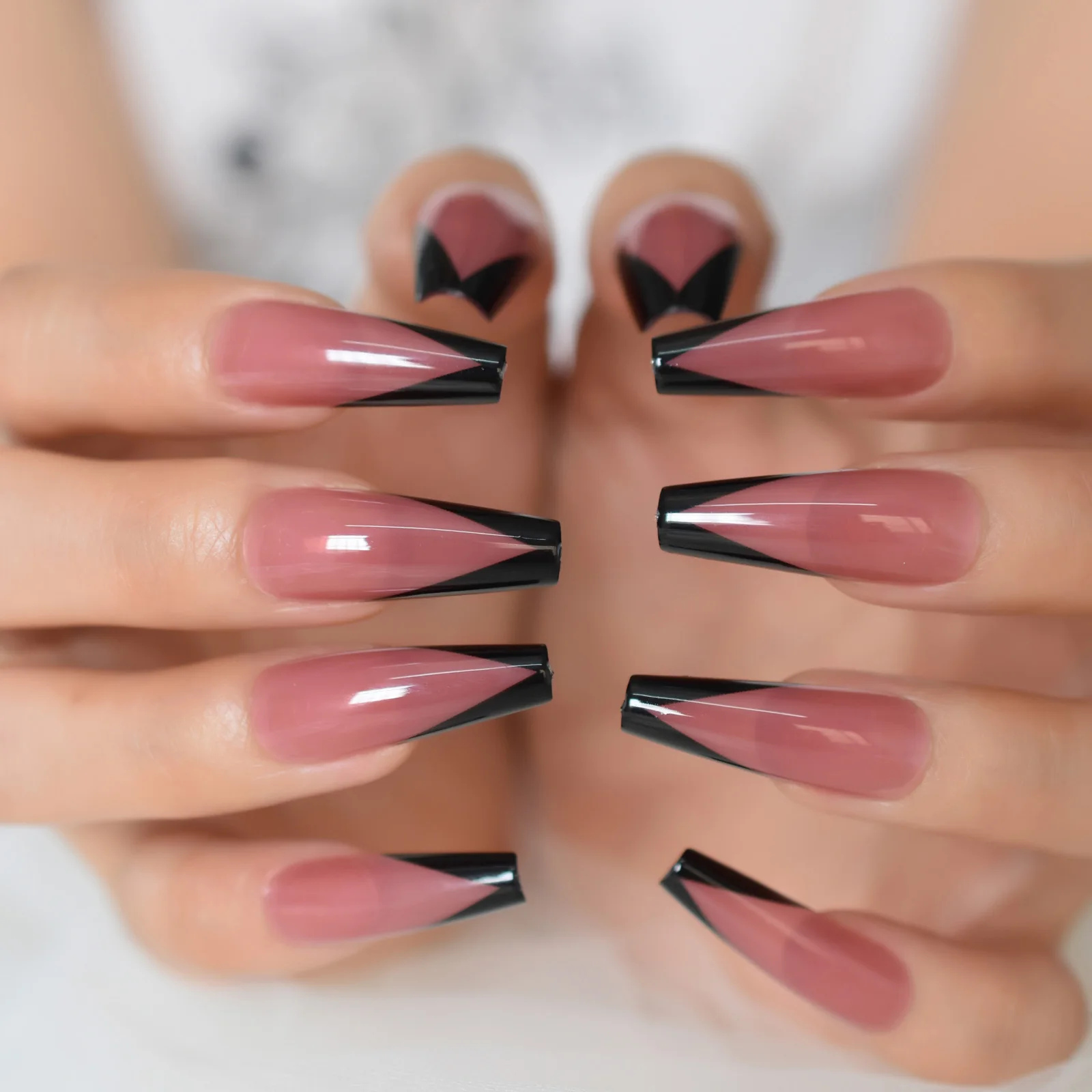 V Shape French Faux Ongles Coral Pink Base Long Ballerina Press On Nails Black Tip Gel Shine Quality Fingernails 24 NOV