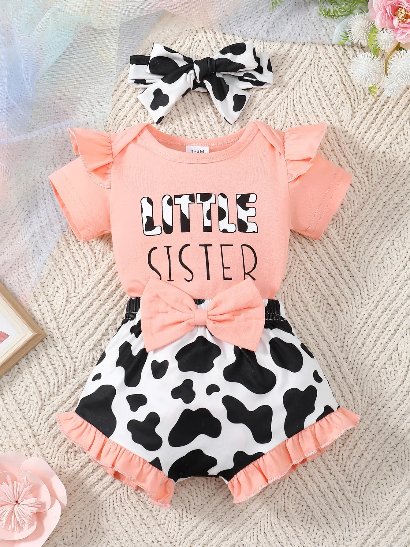 

Fashion Summer Baby Girl Clothes Set Ruffle Short Sleeve Letter Print Romper + Bow Cow Print Shorts + Headband Infant Sweet Suit