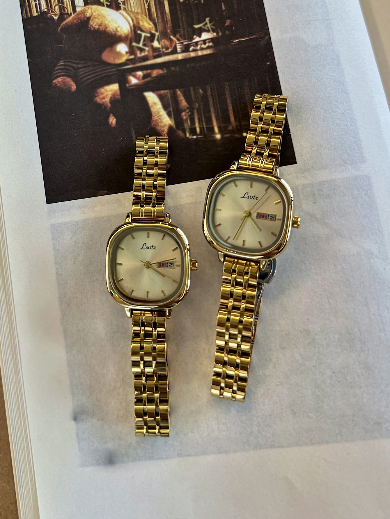 

Цельные золотые французские ретро женские часы квадратные модные литературные элегантные индивидуальные водонепроницаемые женские кварцевые часы из нержавеющей стали