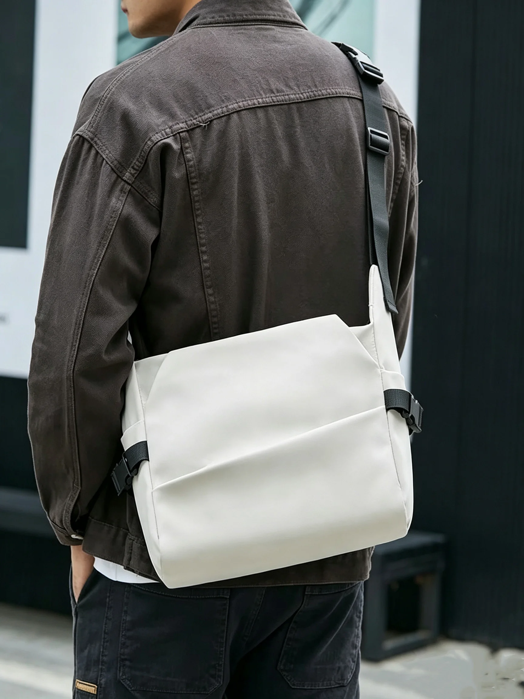 Japanese Fashion Large Capacity Cross bag for men Casual Sports Big crossbody bag Cool Man Shoulder bag Solid White Men's bag