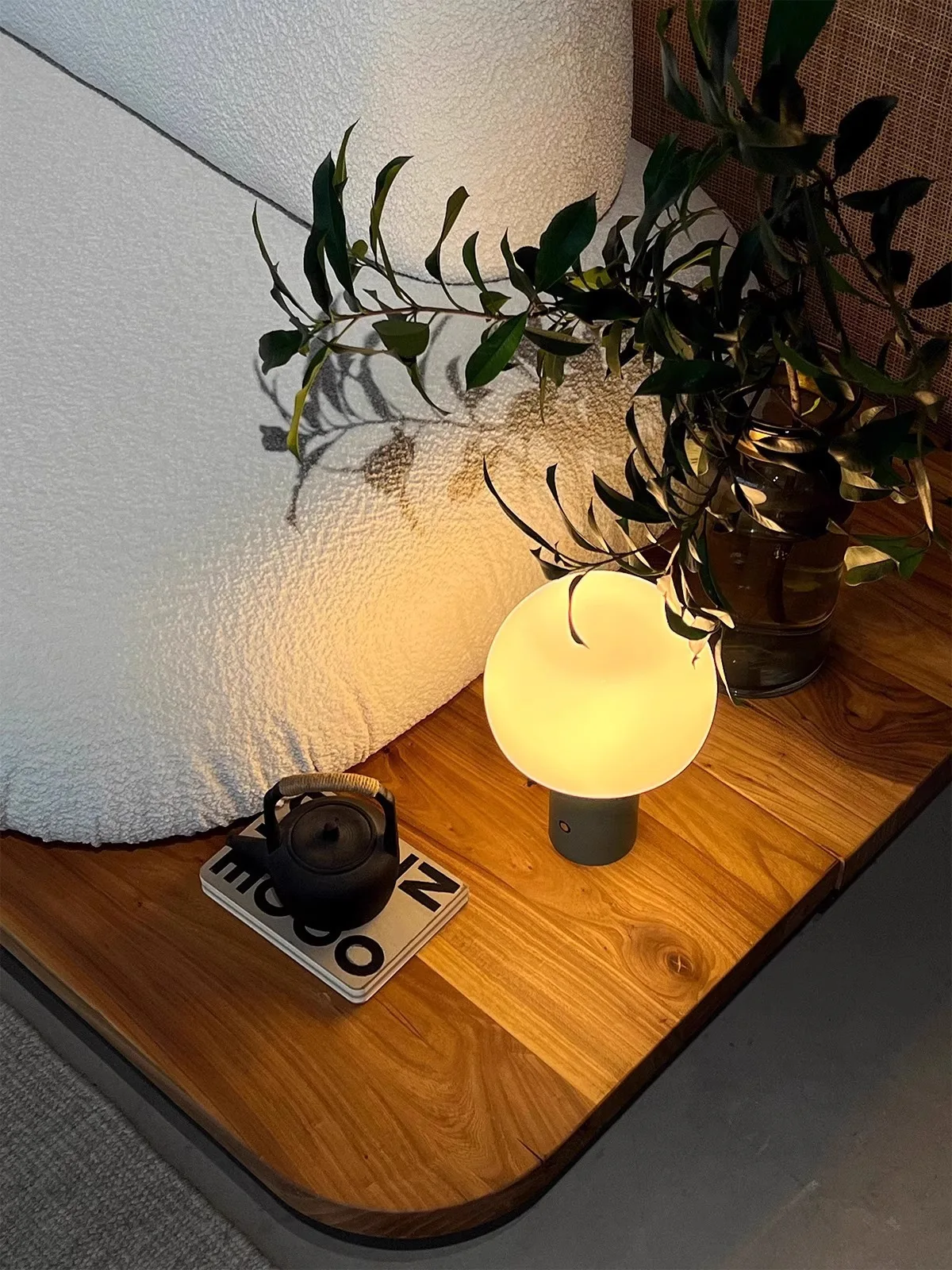 작은 아파트 침대 겸용 소파 중형 고대 스타일 입자 벨벳 고반발 일본식 다다미 와비사비 통나무풍