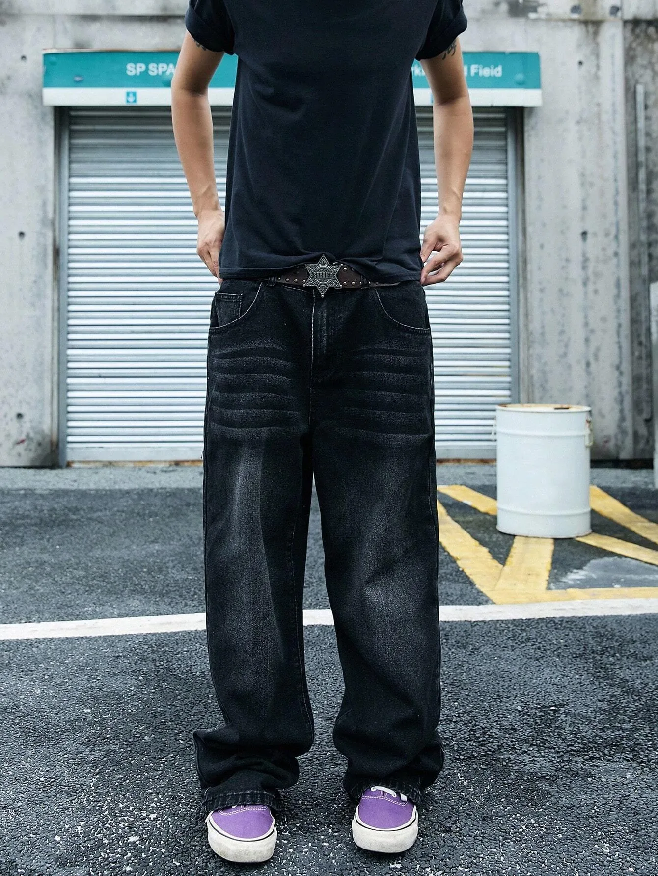 Men's casual loose straight jeans, black street design slim style, suitable for daily casual and fashionable wear in all seasons