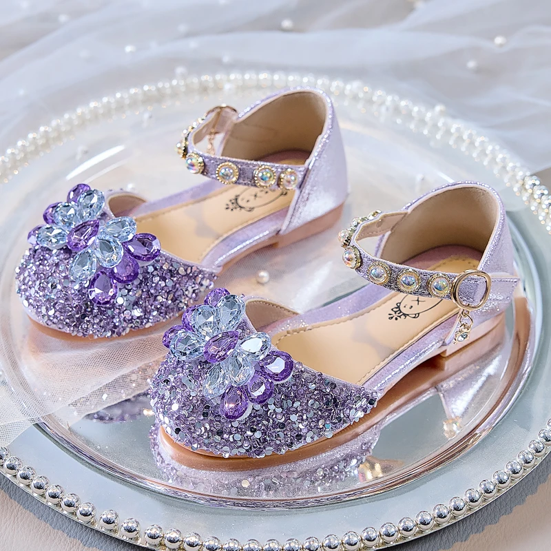 

Girls Casual Princess Shoes with Shiny Crystal Kids Dance Shoes Versatile Soft Sole 2026 Summer New Children Sandals Non-slip