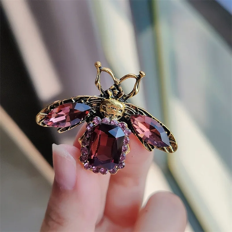 Cute Bee Brooch Fashion Gemstone Insect Rhinestone Corsage Women\'s Coat Suit Accessories Pin Retro Enamel Animal Brooch