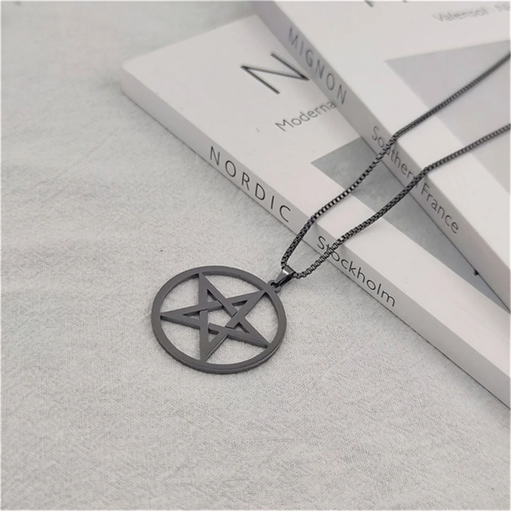 The New Personality Pentagram Pendant Necklace for Men Necklace Fashion Retro Jewish Shield Star of David Men\'s Jewelry Present